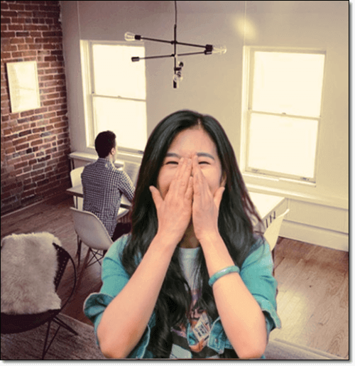 딸꾹질 하는 여성