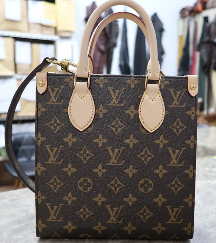 명품-가방수선-강남사