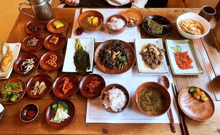 토요일은 밥이좋아 예산 수덕사 산채정식 맛집 영양 돌솥 청국장 더덕 구이 한정식 예산10미 현지인 추천 토밥 좋아 방송정보