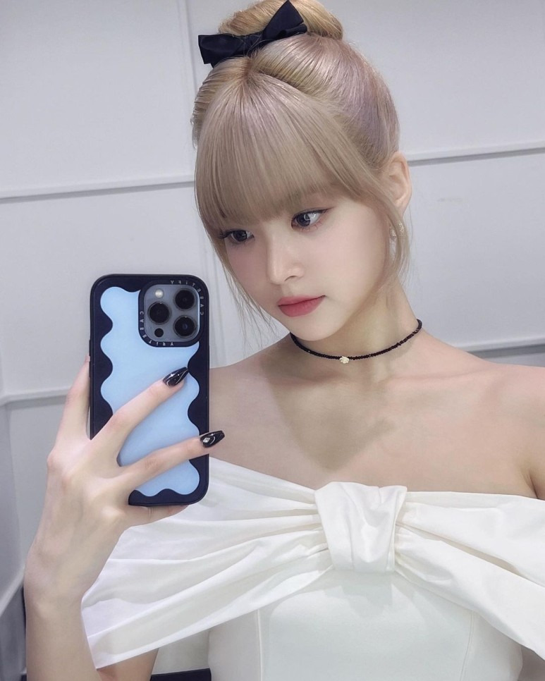 은채 ウンチェ 르세라핌 LE SSERAFIM 4