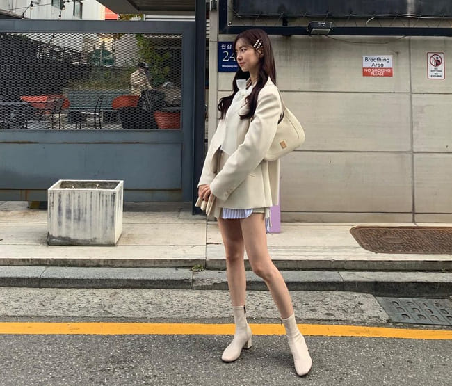 진세연 사복