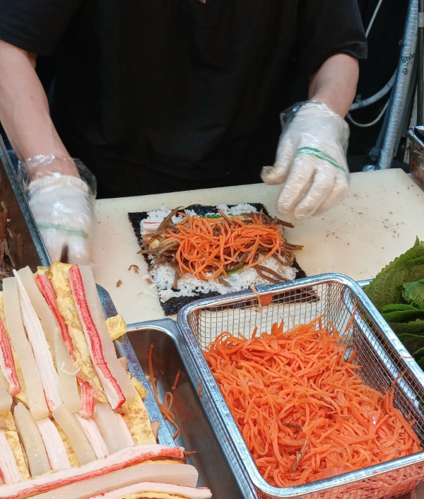 비아김밥 김밥 싸는중