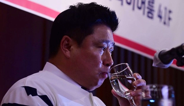 김태형 롯데 감독 취임 소식 및 연봉