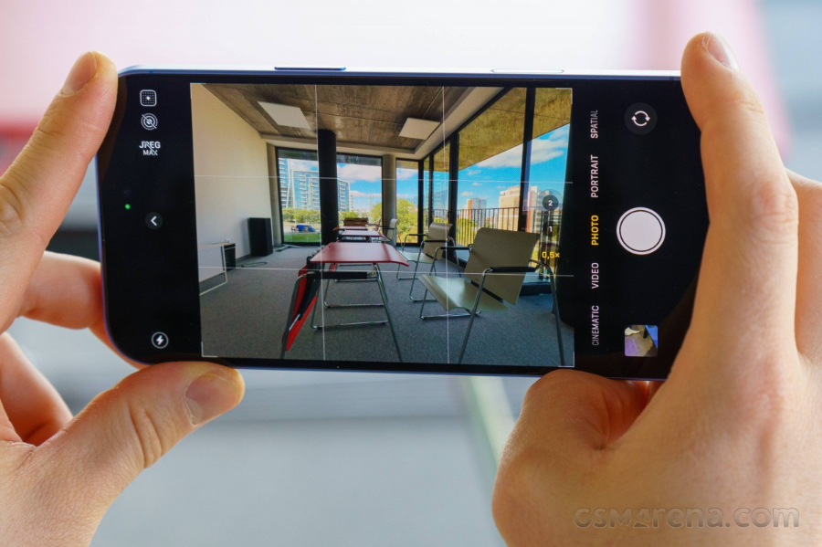 아이폰 16 카메라 성능 리뷰 – 아이폰 15와 비교해보니