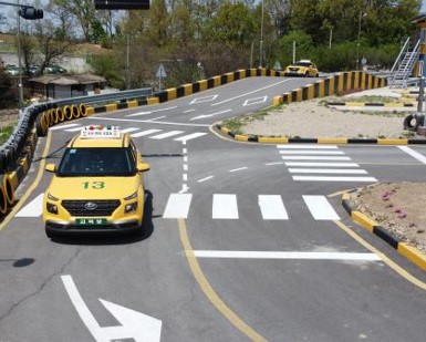 실기과정을 진행중인 2종보통차량