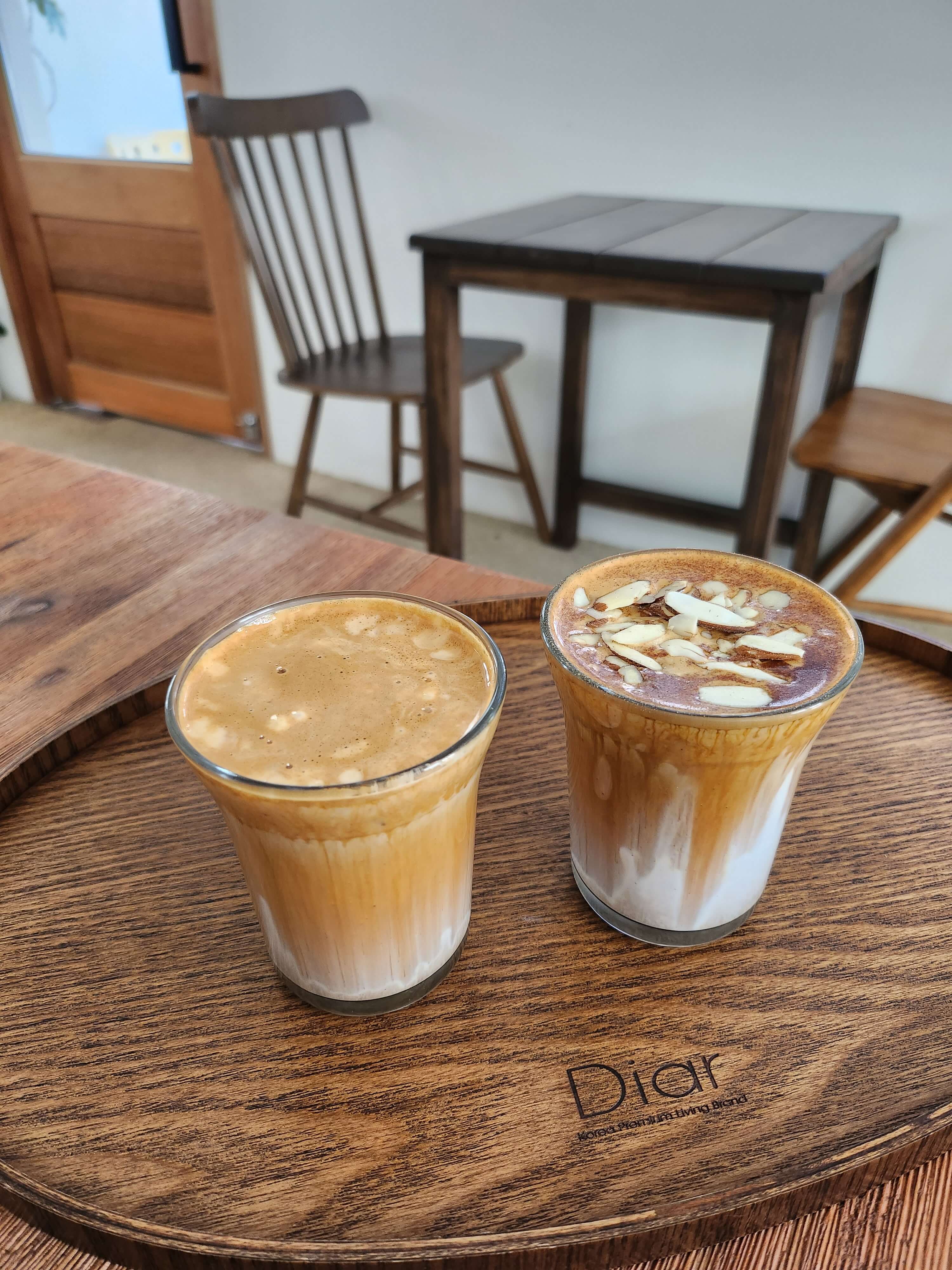 몰댄이넢커피