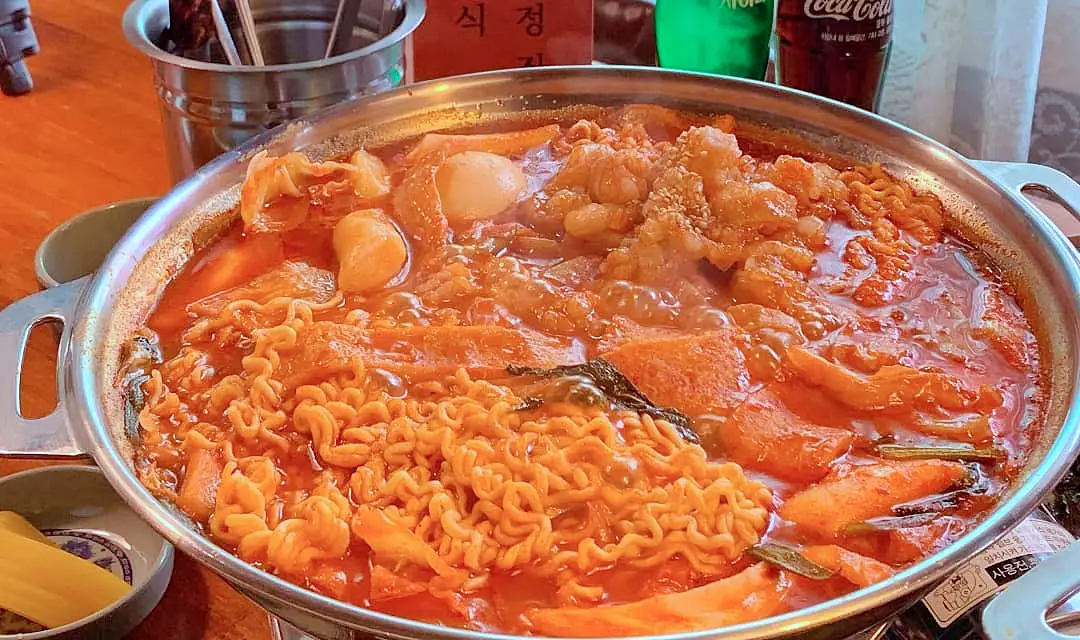 줄서는식당 전국 택배 밀키트 주문 가능 모듬튀김 마약주멉밥 한우대창 우삼겹 토핑 반반 즉석 떡볶이 맛있는 가정식 떡볶이집 송파나루역 송리단길 맛집 소개