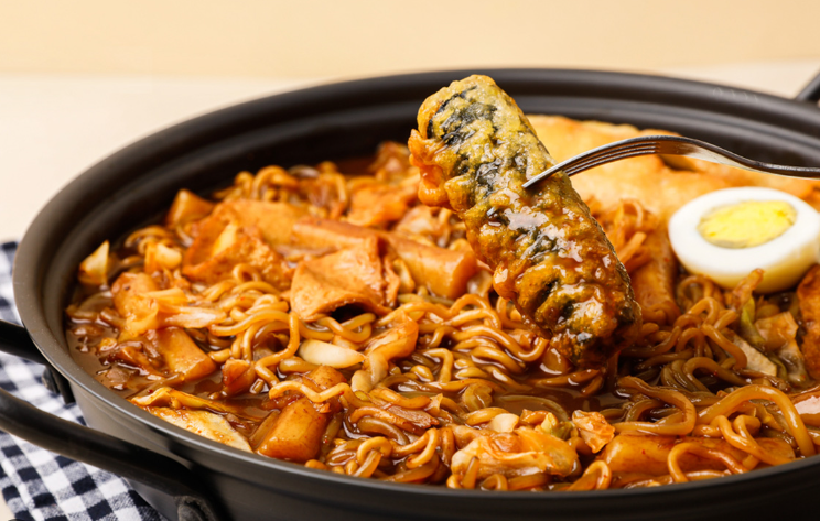 모꼬지에: 짜장과 떡볶이의 환상적인 만남, 그 맛의 비밀