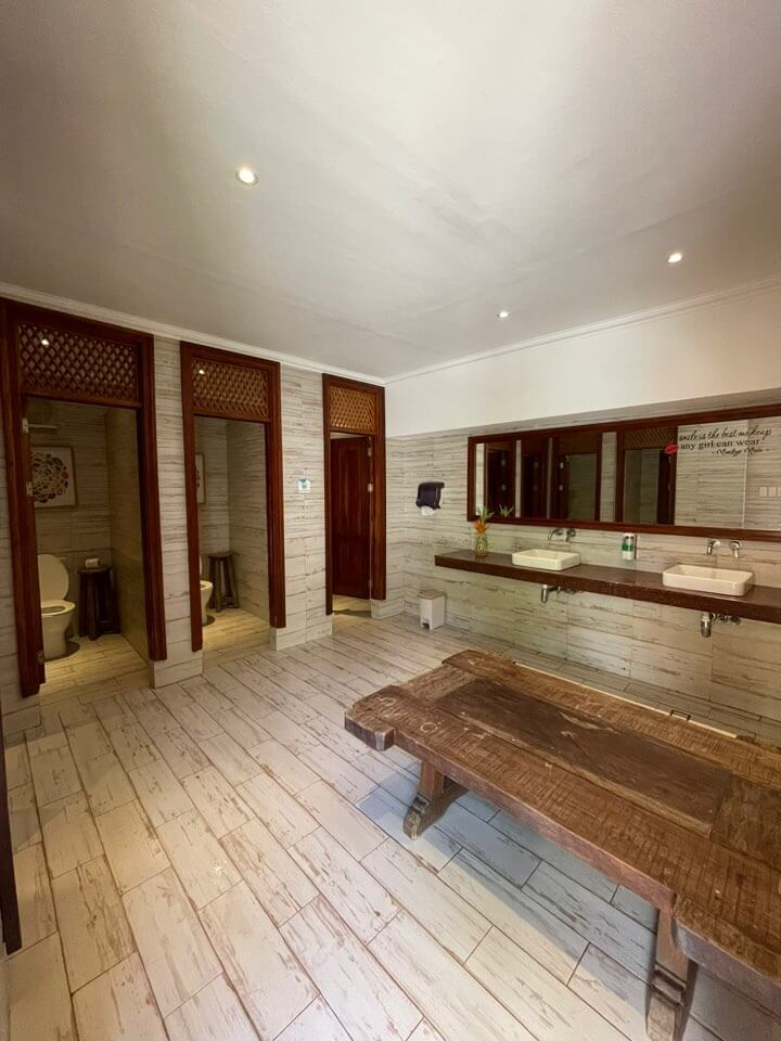 코스타벨라트로피컬비치호텔-수영장-화장실