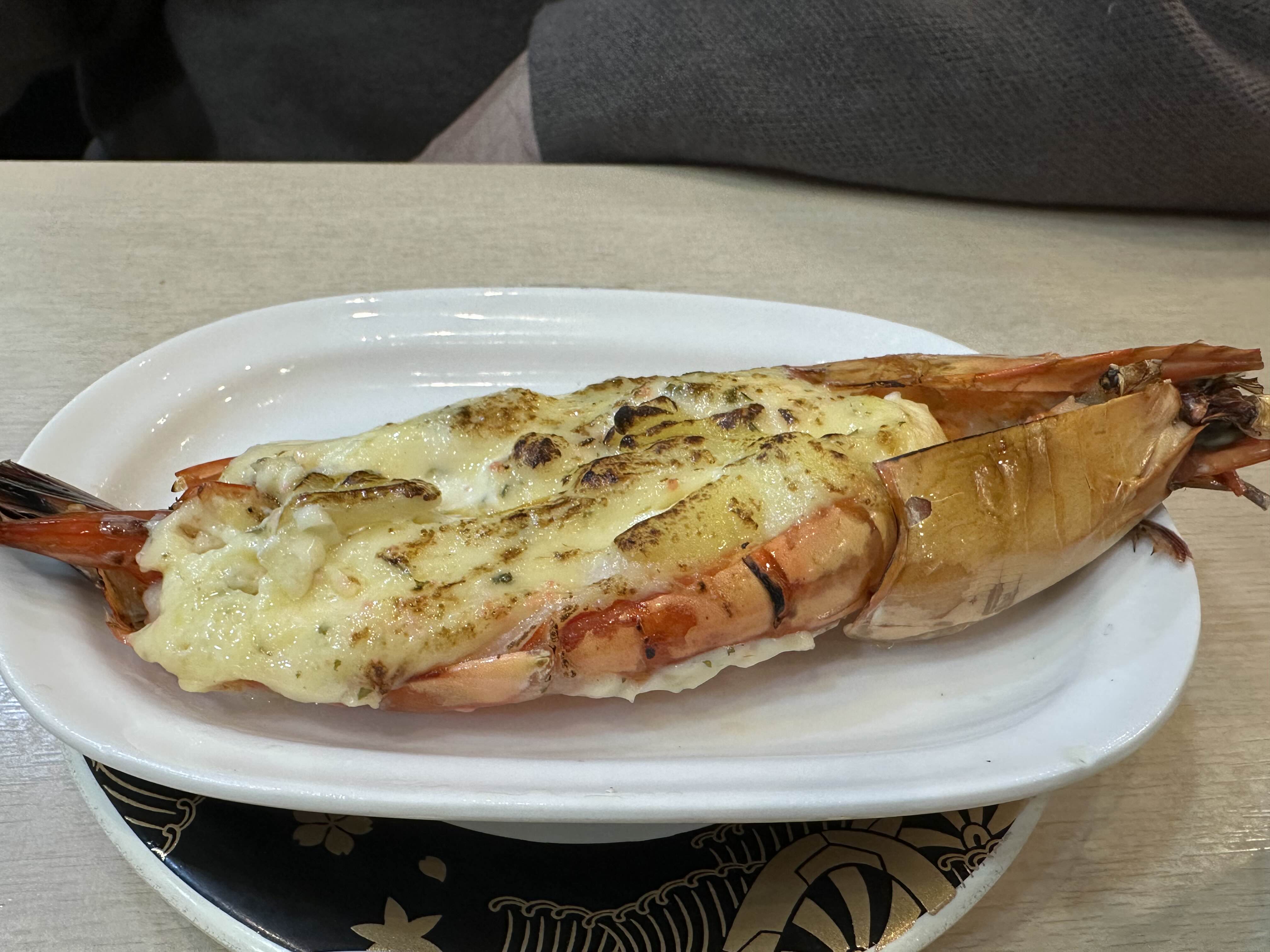 진주 회전 초밥 맛집 스시츠카무 새우치즈구이