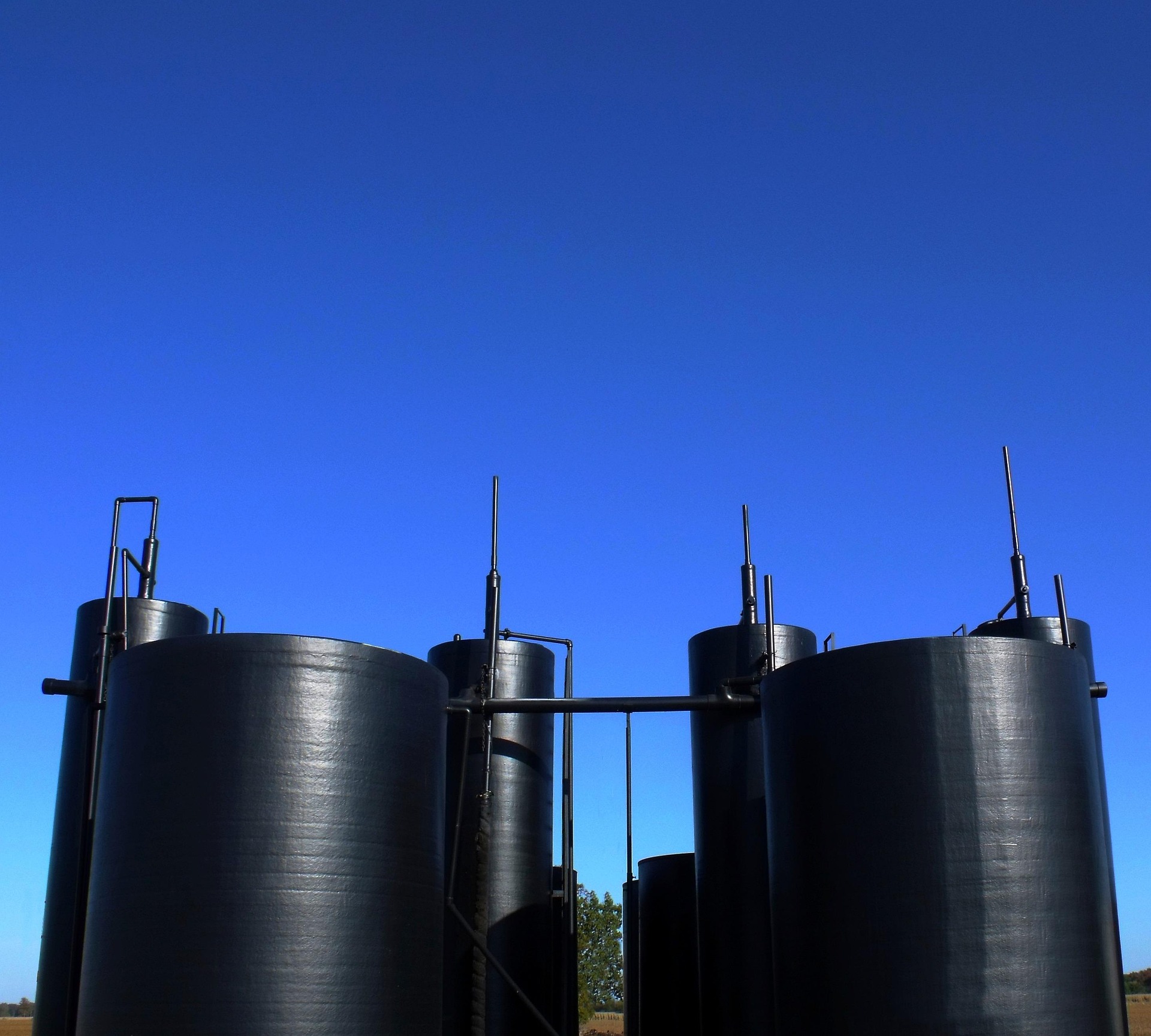 `OPEC 생산량 급감 원인과 WTI 원유 가격 하락 및 OPEC플러스 증산 가이드라인 리스크 분석