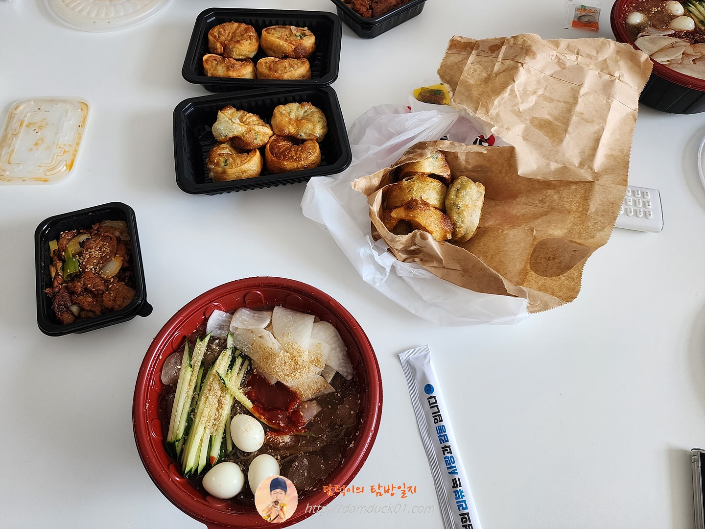 냉면 + 직화고기, 냉면 + 왕만두튀김