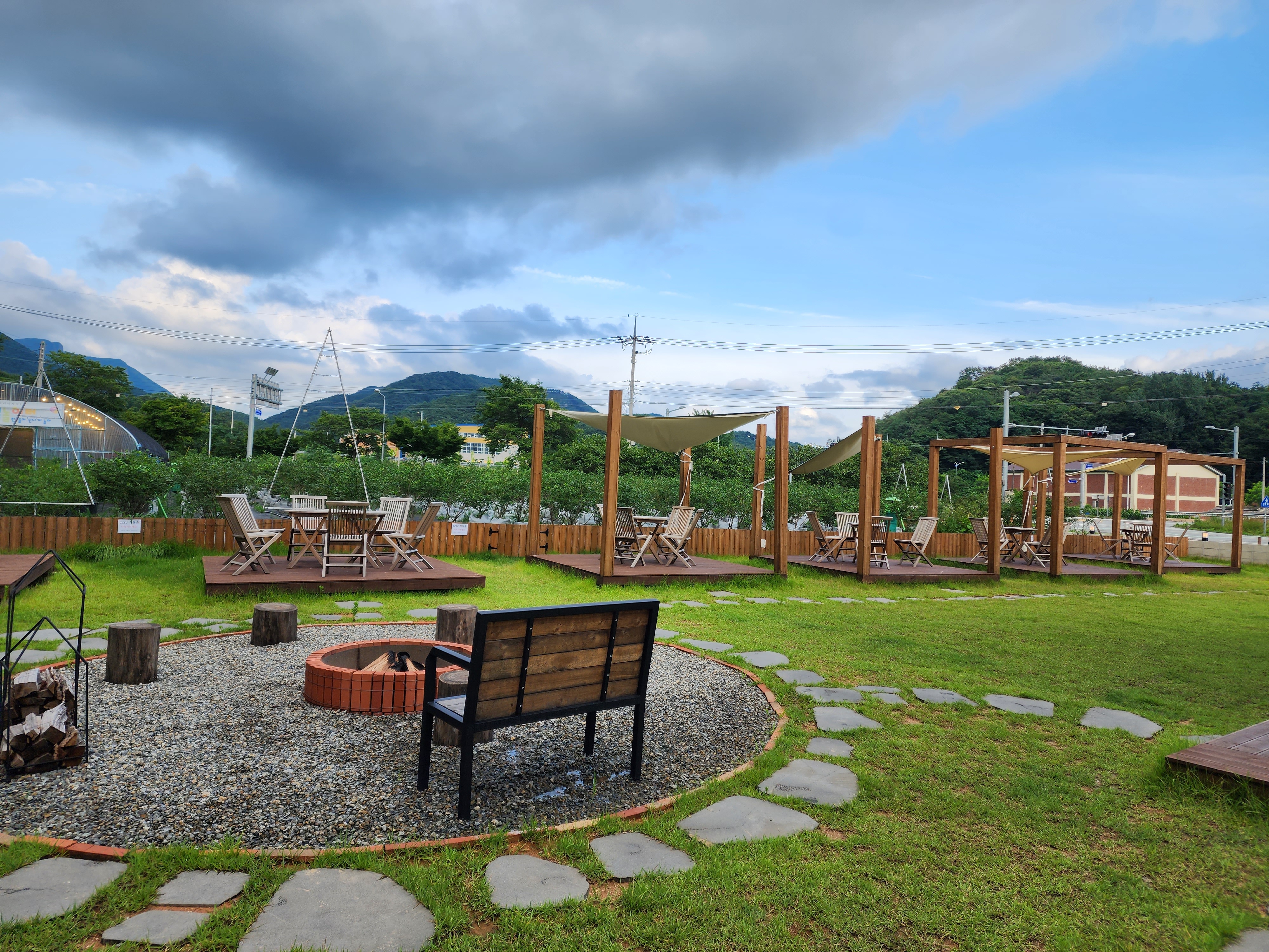 불멍 공간과 야외 테라스