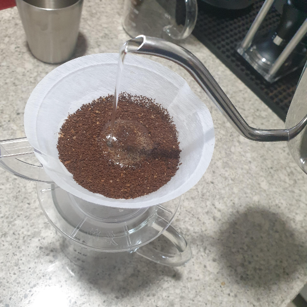 핸드 드립과 푸어오버의 차이, 알고 계셨나요?_고노