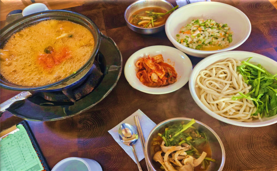 버섯매운탕과 칼국수, 그리고 볶음밥 세트