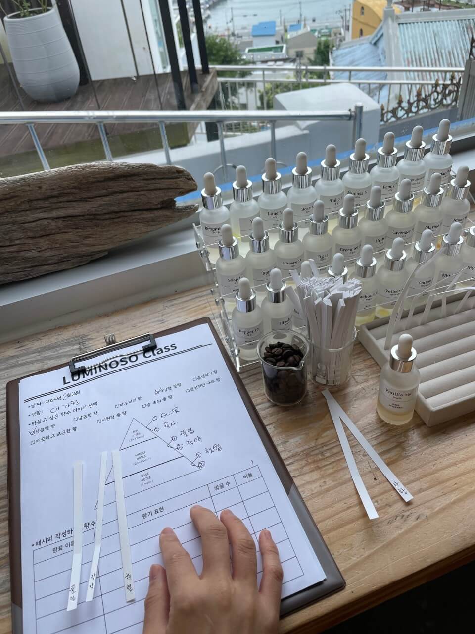 생생정보 믿고 떠나는 스타의 고장 배우 이동준과 함께한 통영 여행&amp;#44; 만지도 연대도 배편&amp;#44; 정숙이네 한상&amp;#44; 통영 해상택시&amp;#44; 향수공방 루미노소&amp;#44;동피랑와팡