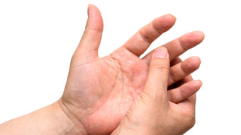 손가락 마디마디에 통증