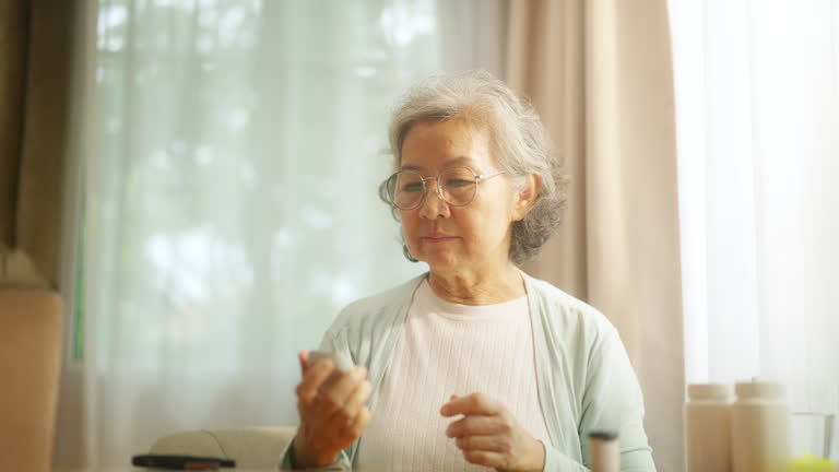 혈압이나 혈당을 측정할 수 있다면 확인하는 것도 중요