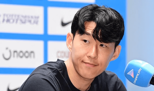 손흥민 결심했다! “토트넘 떠나는 가장 어려운 결정”