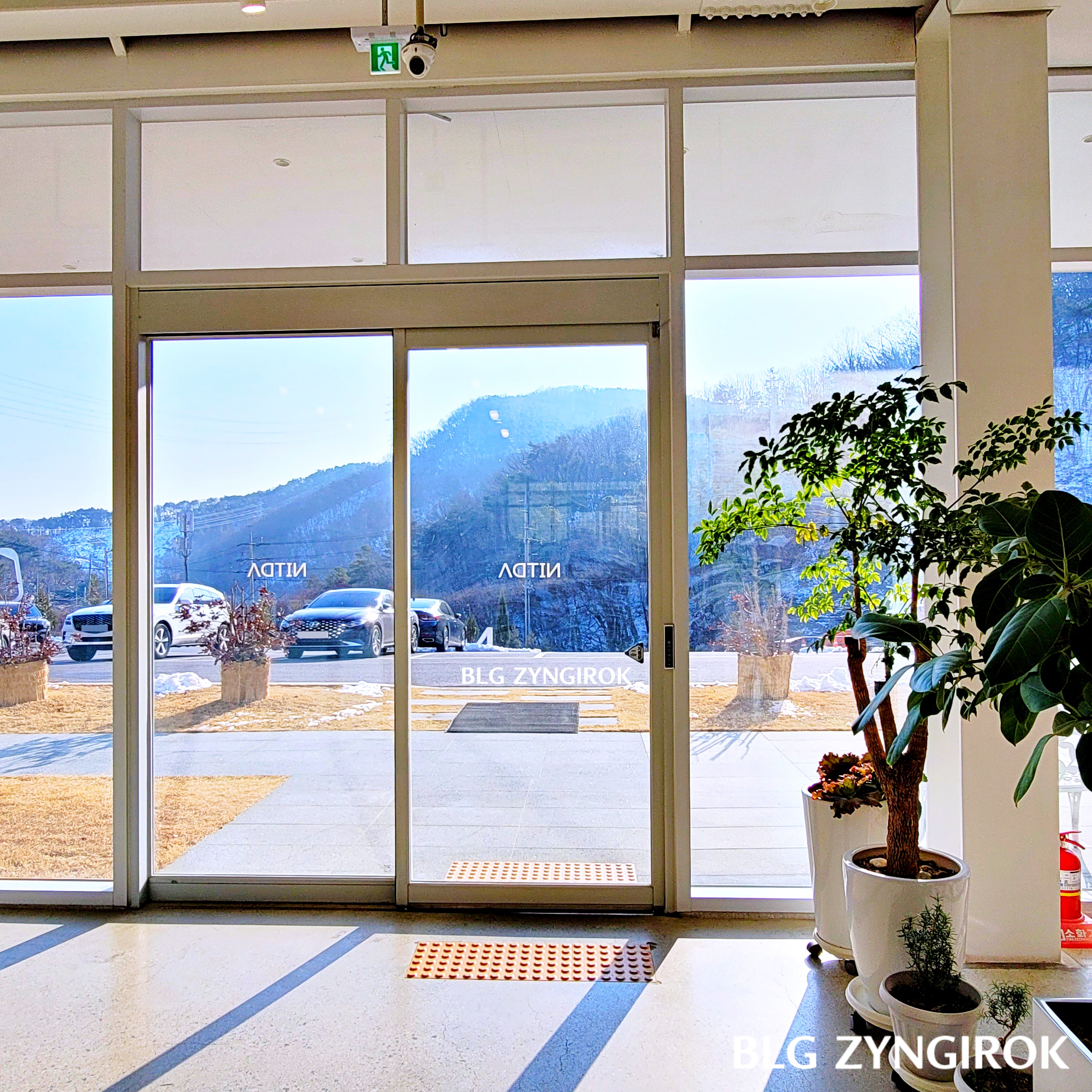 양주 카페 닛다 내부 - 1층에서 바라본 풍경 모습이다.