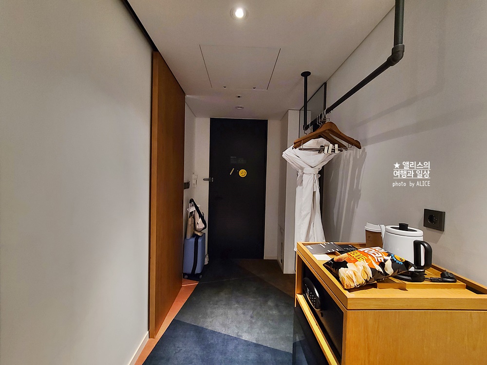 L7 홍대 바이 롯데 스탠다드 더블 룸 꼼꼼후기