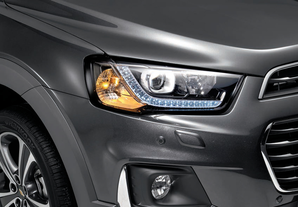 2018년식 쉐보레 캡티바 전면 헤드라이트 사진