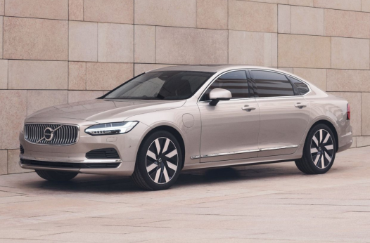 볼보 S90 플러그인 하이브리드 가격과 트림별 차이: 2024년 최신 정보