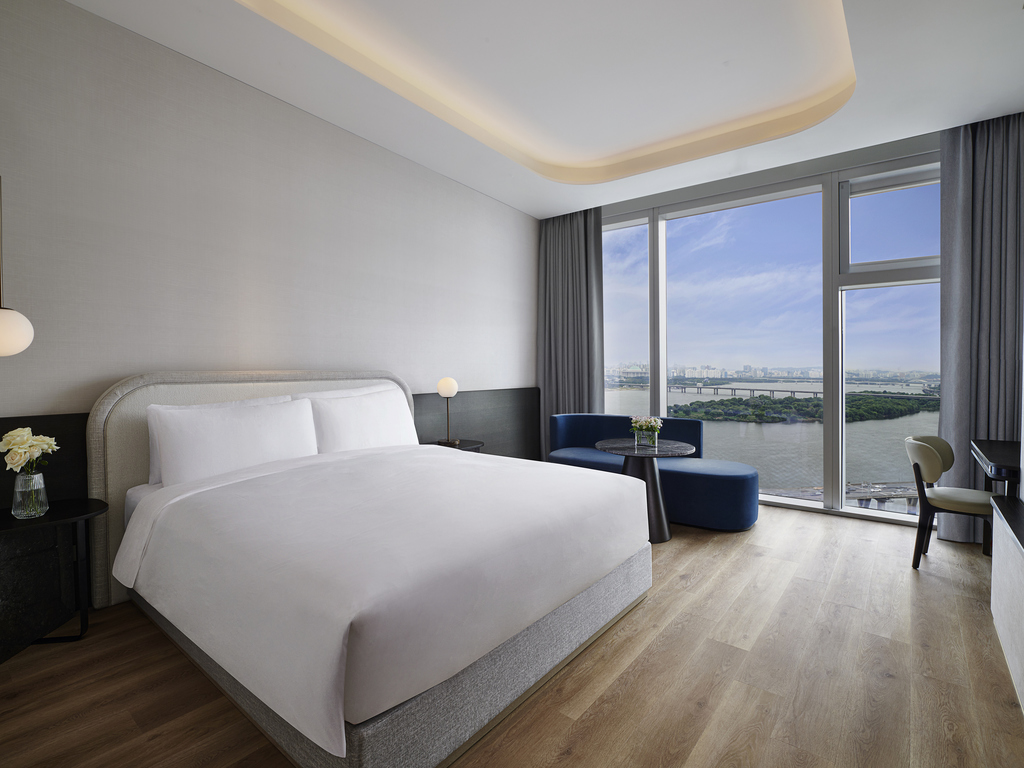 한강뷰 호캉스 호텔 나루 서울 엠갤러리 부아쟁 레스토랑 인피니티풀 추천