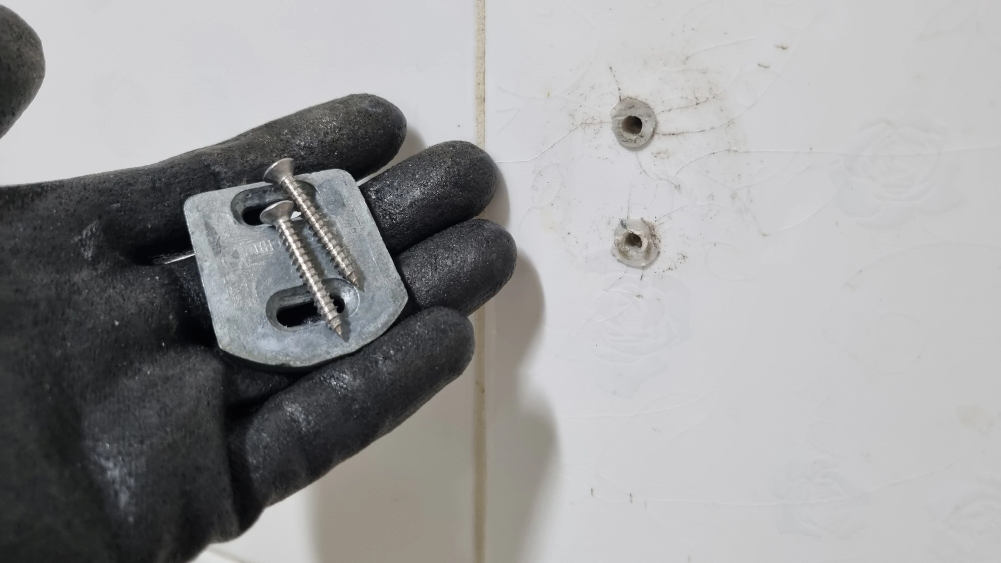 고정 볼트 푼 모습