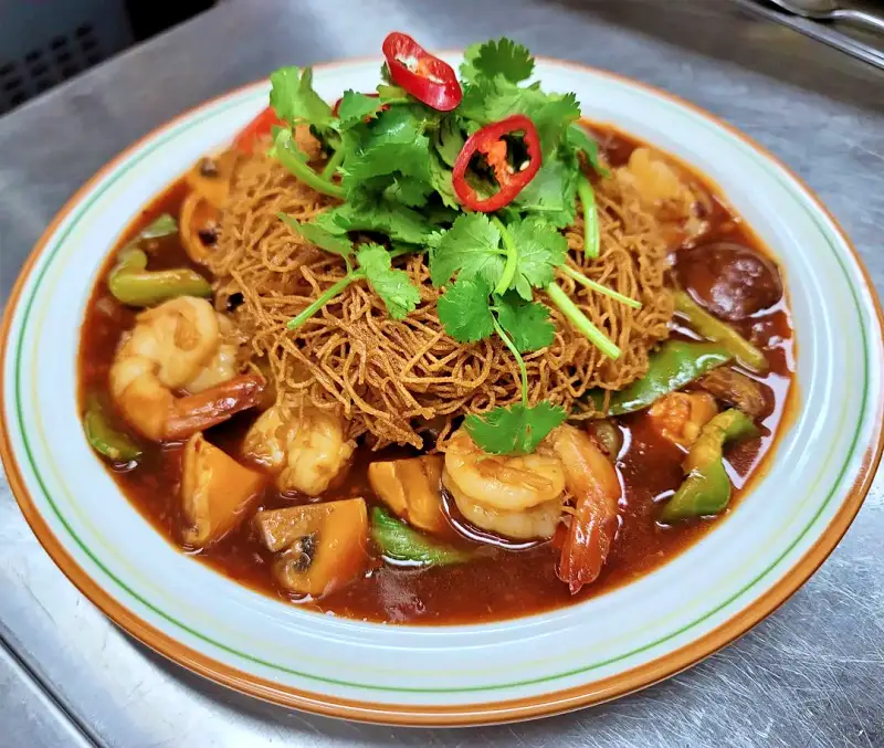 줄서는식당 영탁 추천 홍콩식 바베큐 플래터, 도가니 커리국수, 마파두부 볶음밥 맛있는 곳 신용산역 용리단길 맛집 소개