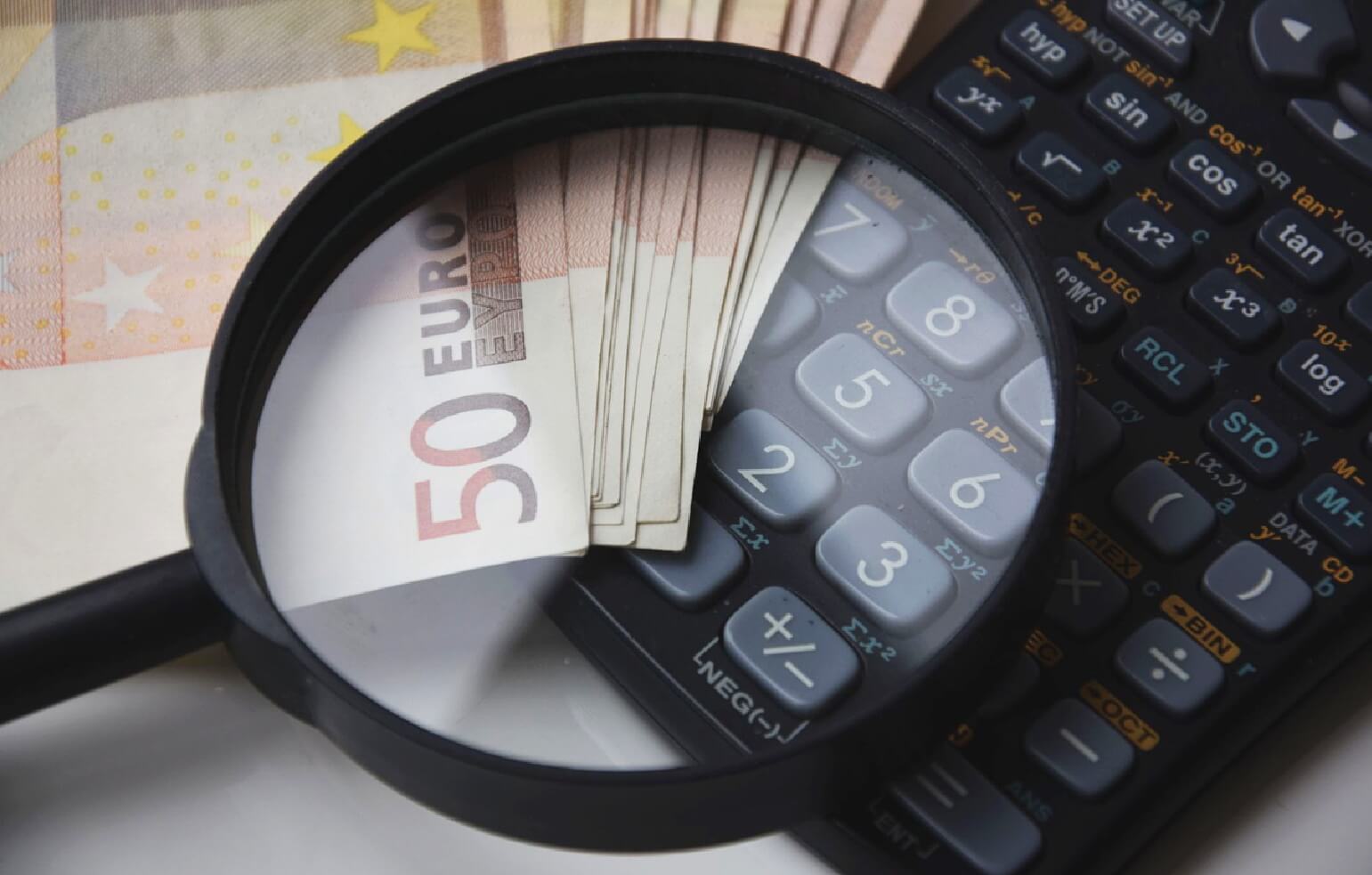 오늘은 신한은행 쏠편한 비상금 대출 에 대하여 이야기합니다. 쏠편한 비상금 대출은 소액신용대출 상품입니다.