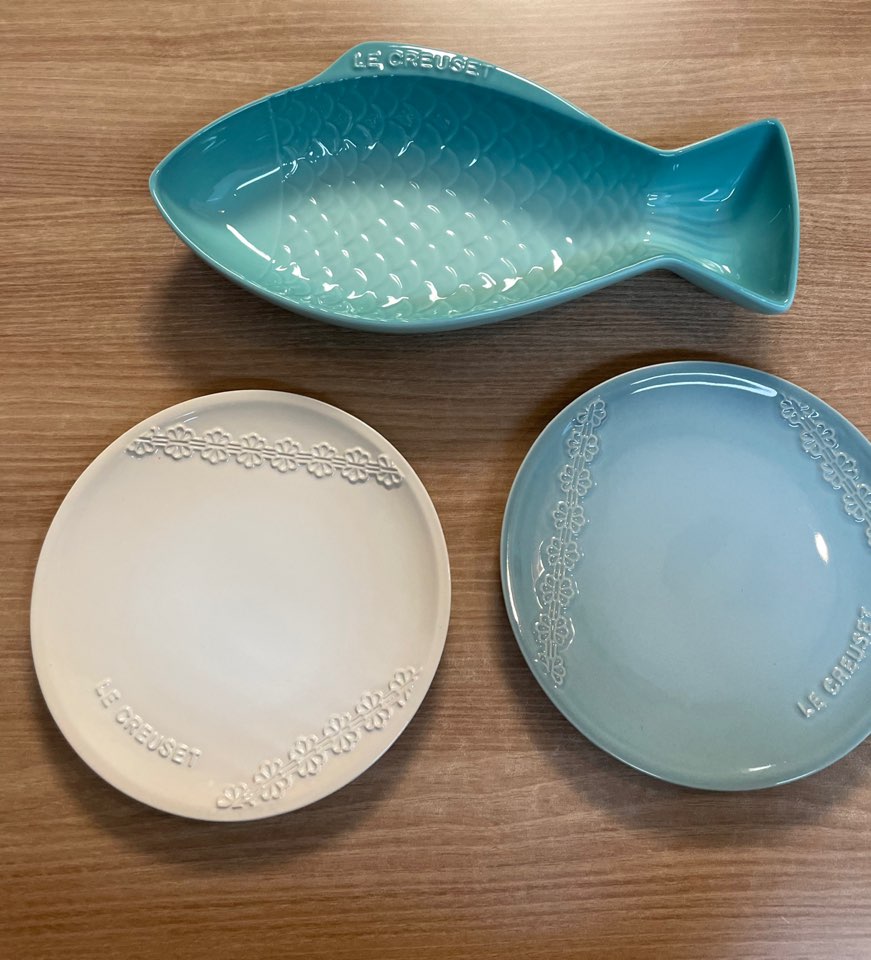 large fish dish 1개와 19cm 라운드 플레이트