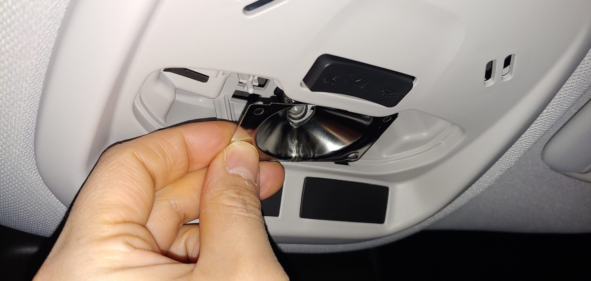 실제 차주가 알려주는 쉐보레 트랙스 크로스오버 - LED 실내등(전등) 교체하기