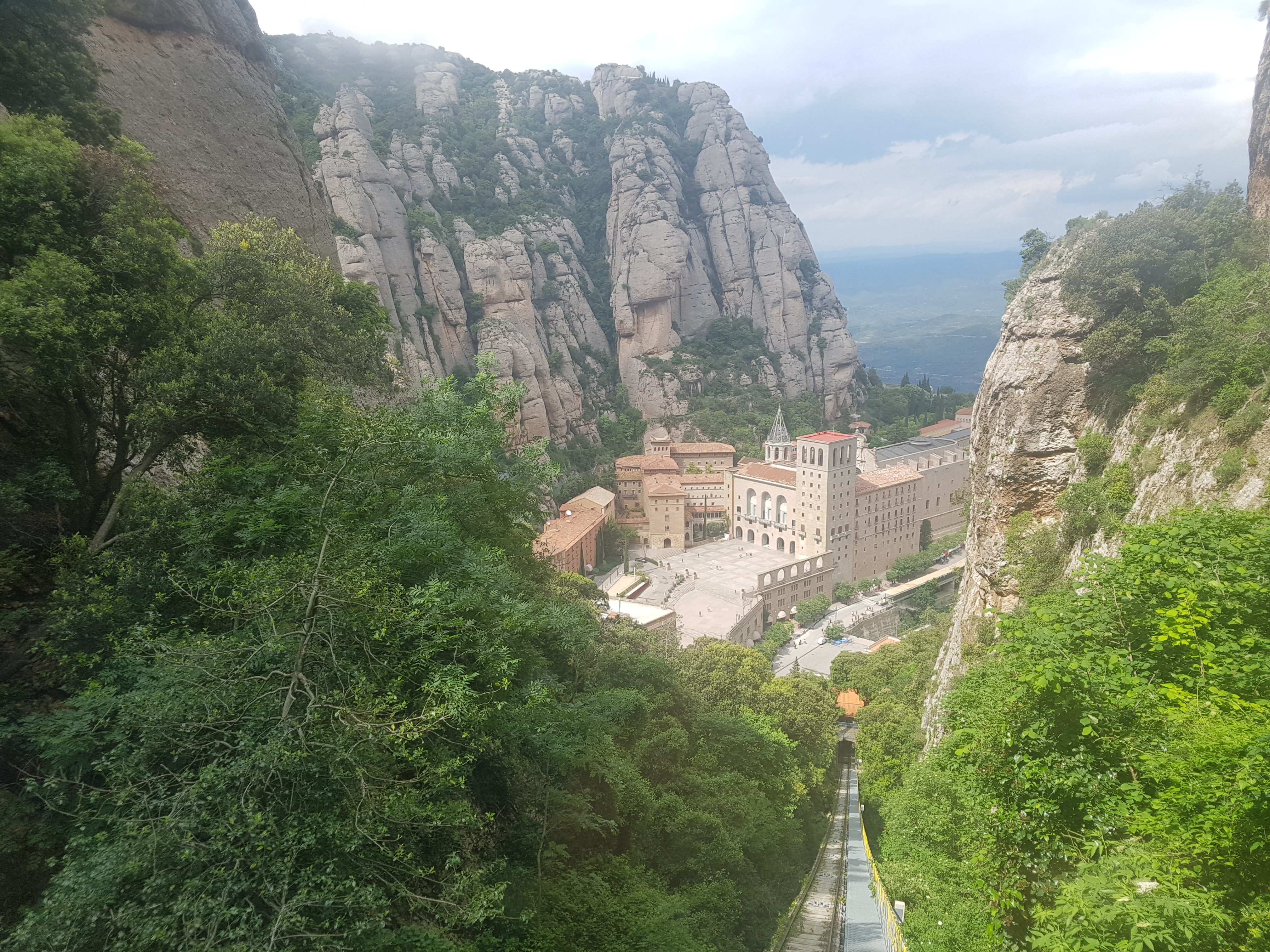 몬세라트 수도원(Benedictine Abbey of Santa Maria de Montserrat)