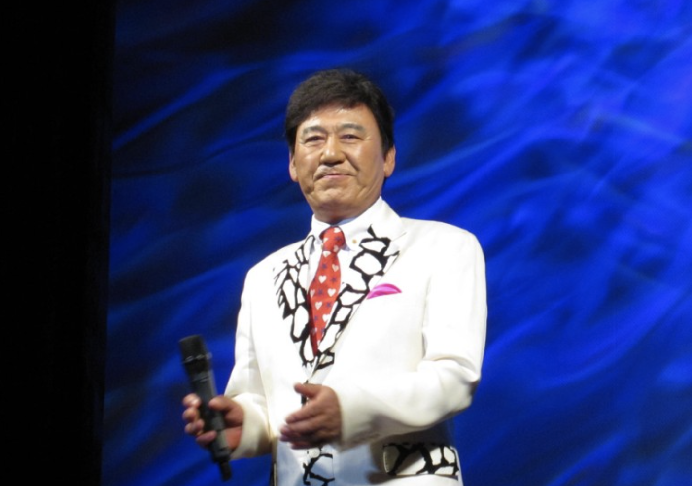 현철 무대 의상