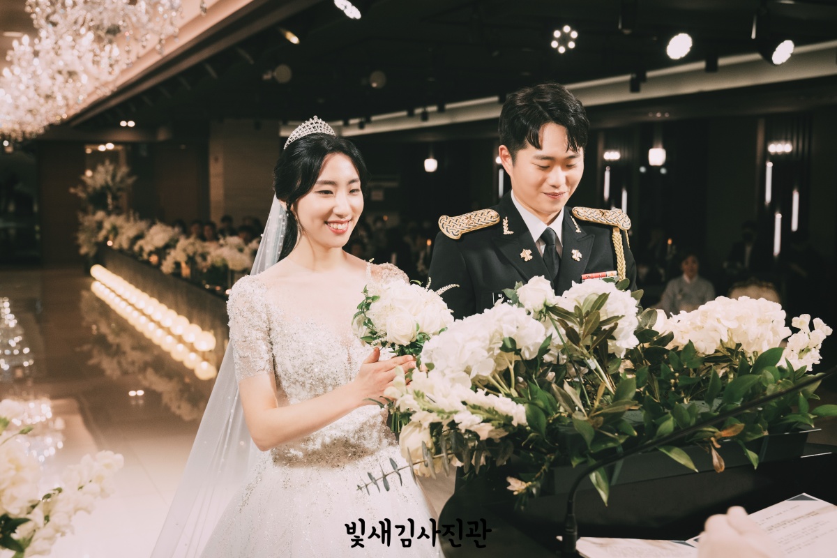 엠플러스웨딩홀 본식스냅 서브스냅 추천 후기 23