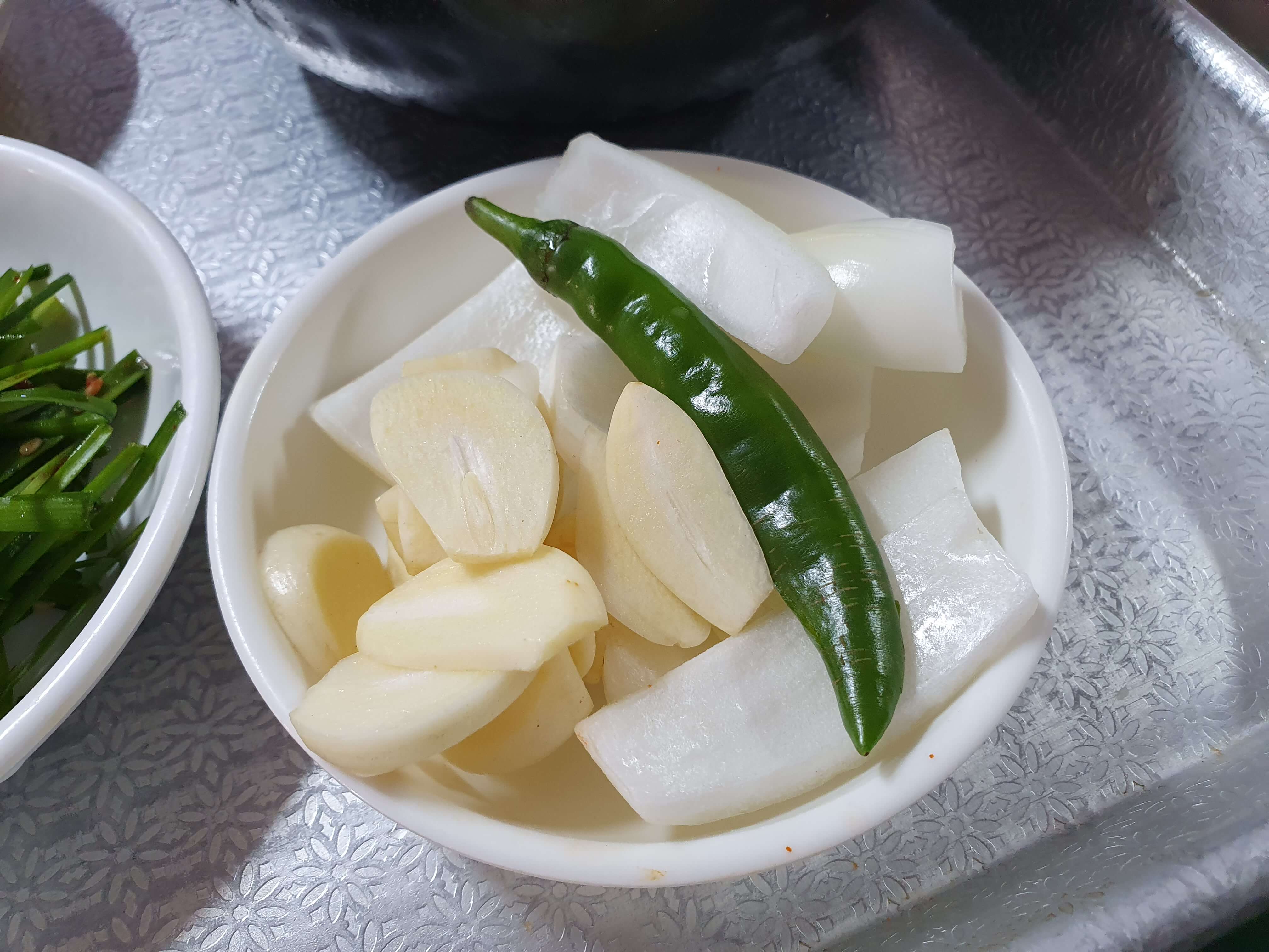 편마늘, 양파, 땡초