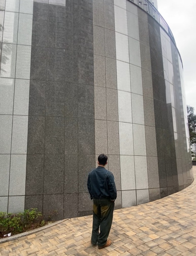 데일리룩(2024. 5. 6.) 디미트리블랙 VLAD 워시드 데님 바이커 자켓, 폴로 기본 반팔 티셔츠, 디미트리블랙 와이드 데님 팬츠, 레드윙 아이언레인저 스웨이드 호손 뮬스키너