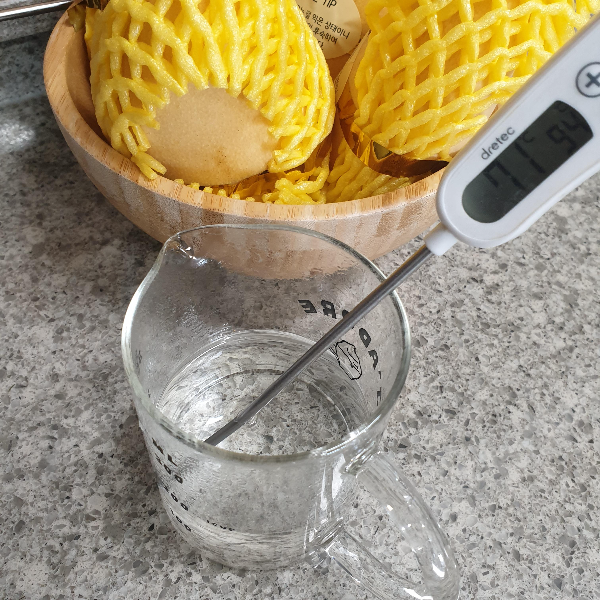 하리오 스위치를 이용한 아이스커피 레시피 feat. 테츠 카츠야_70℃ 물로 2차 Pour