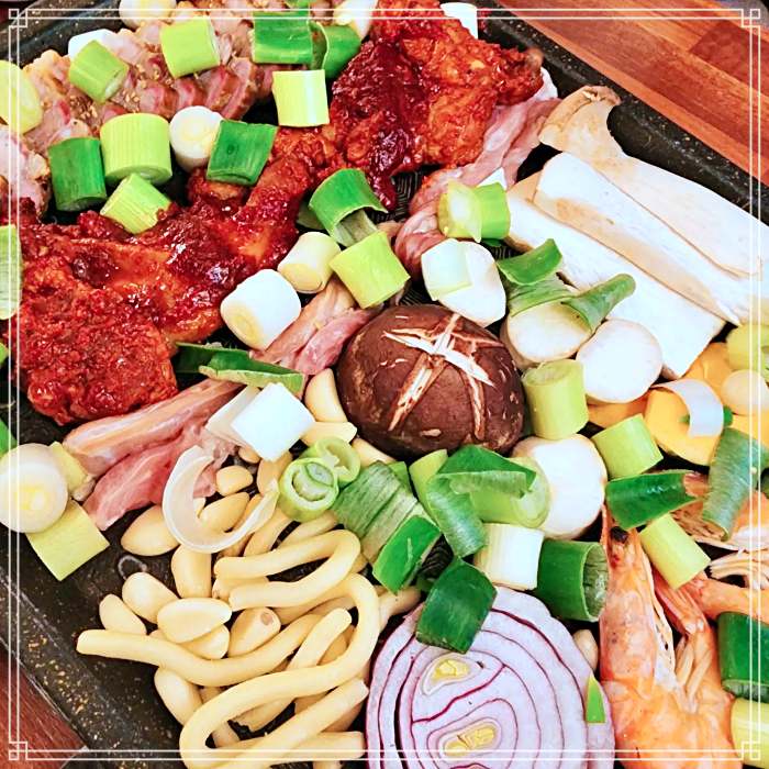 100년 만에 개방, 한옥 길, 삼청동 맛집 항아리 커피숯 바베큐 삼겹살, 불쭈꾸미