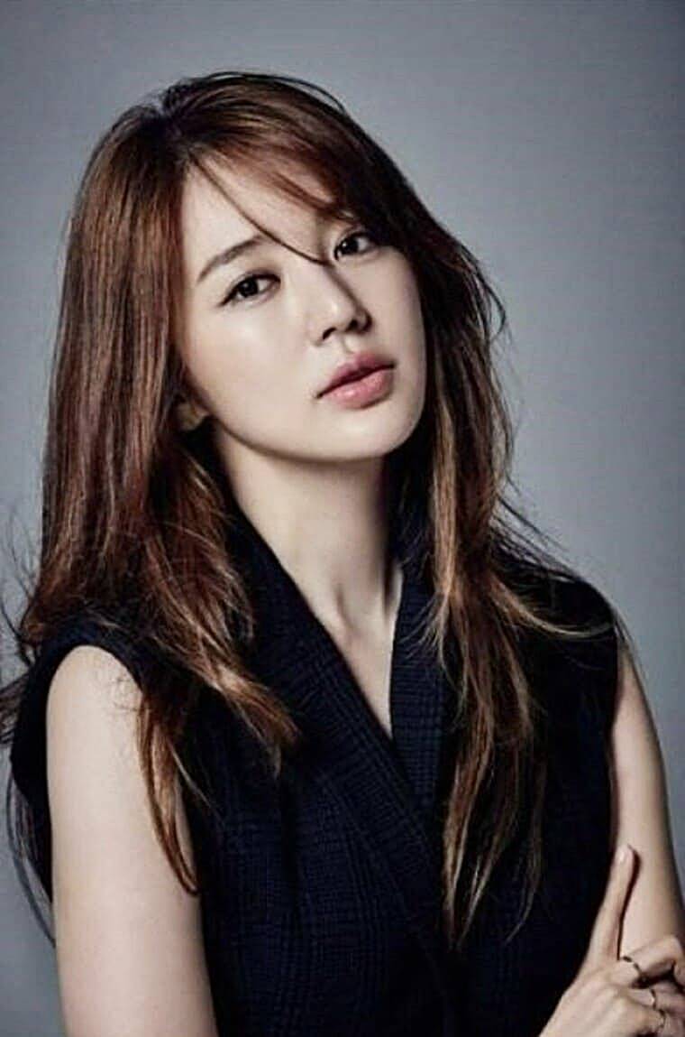 가수-겸-배우-윤은혜