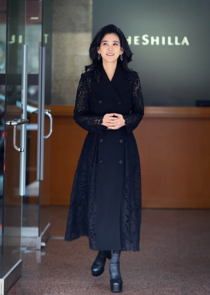 이부진 패션 완벽 분석! 2025년 주총룩과 역대 주주총회 스타일 비교