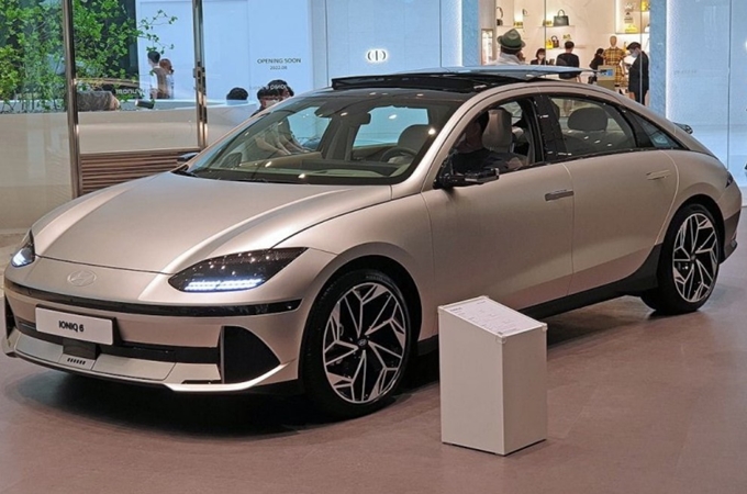 현대자동차_아이오닉6_측면_모습