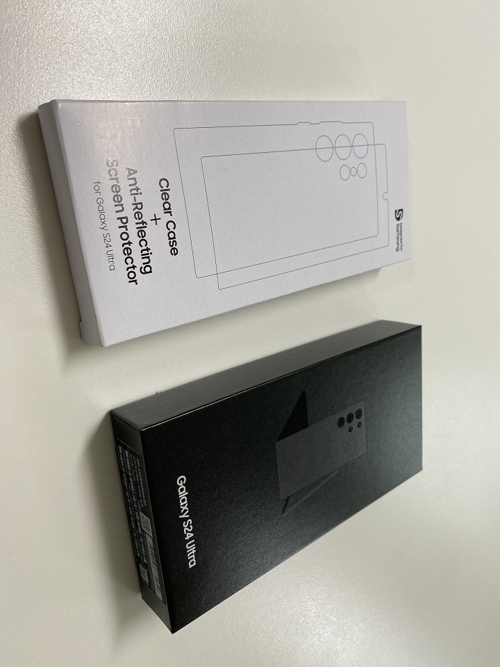 포장된-핸드폰과-액정-필름