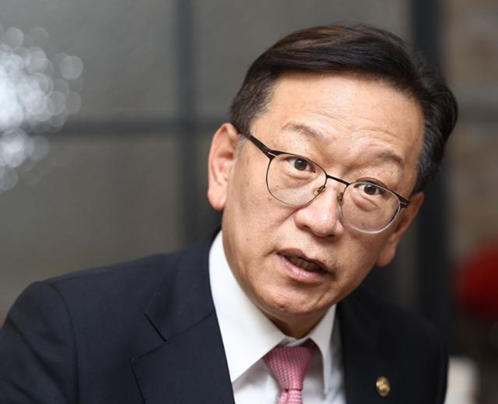 석동현