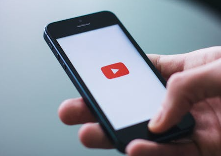 유튜브 알고리즘의 덫: 디지털 디톡스로 ‘의미 없는 시청’을 멈추는 법