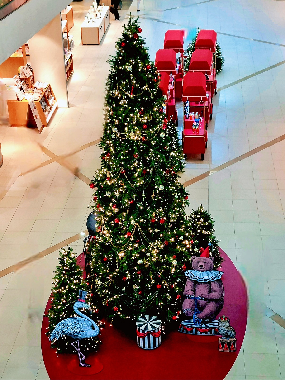 서울 롯데몰&amp;#44; 롯데백화점 김포공항점: 2024 크리스마스 대형 트리&amp;#44; 애슐리퀸즈 예약&amp;#44; 무료 주차 방법