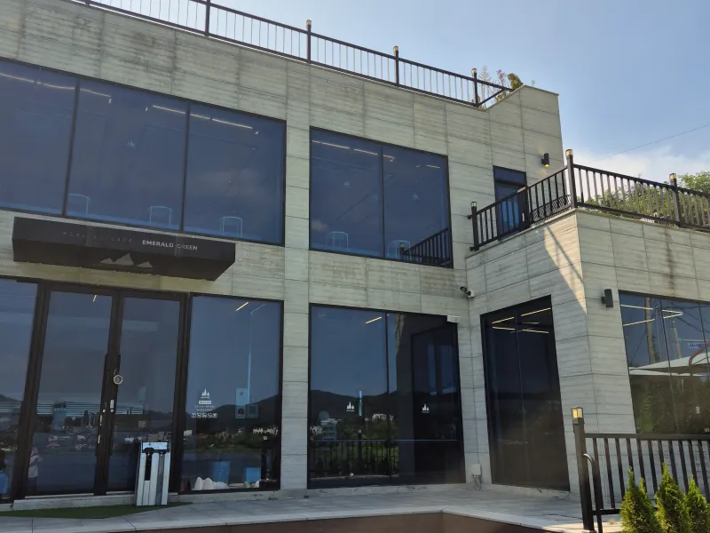 데이트하기-좋은-카페-건물