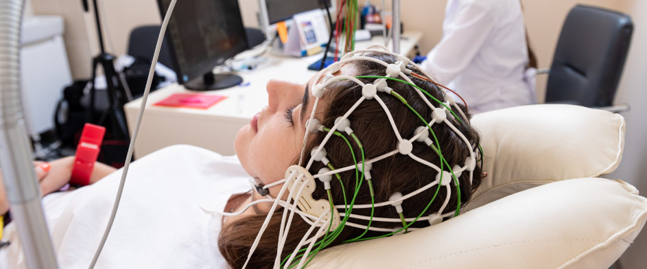 뇌검사 하는 환자