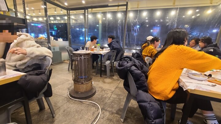청춘포차-내부